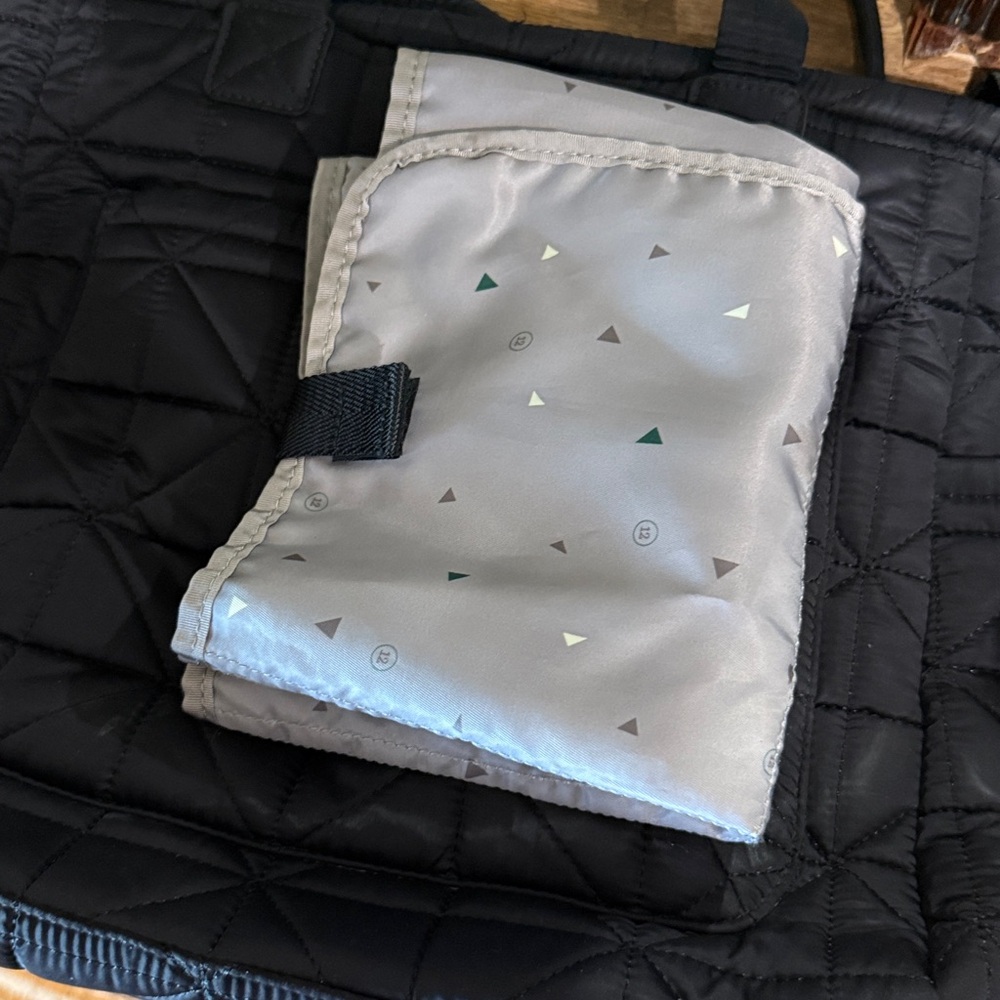 EUC TWELVElittle Black Quilted Bag - Picture 11 of 11